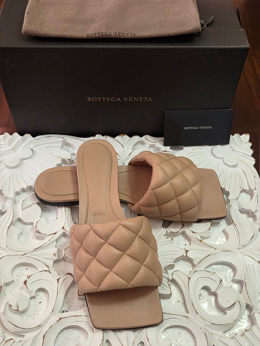 Bottega Veneta Stitched Matelass Nappa Dream Flat Leather Sandal Size 38.5